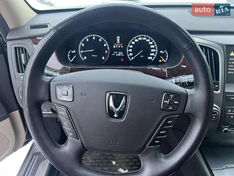 Седан Hyundai Equus 2012 в Кременчуці