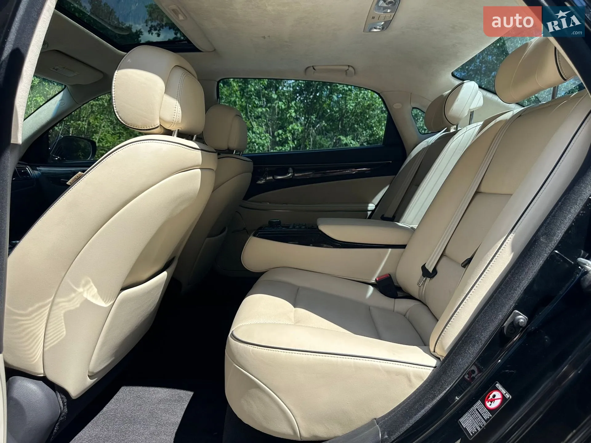 2015 Hyundai Equus - мініатюра 39