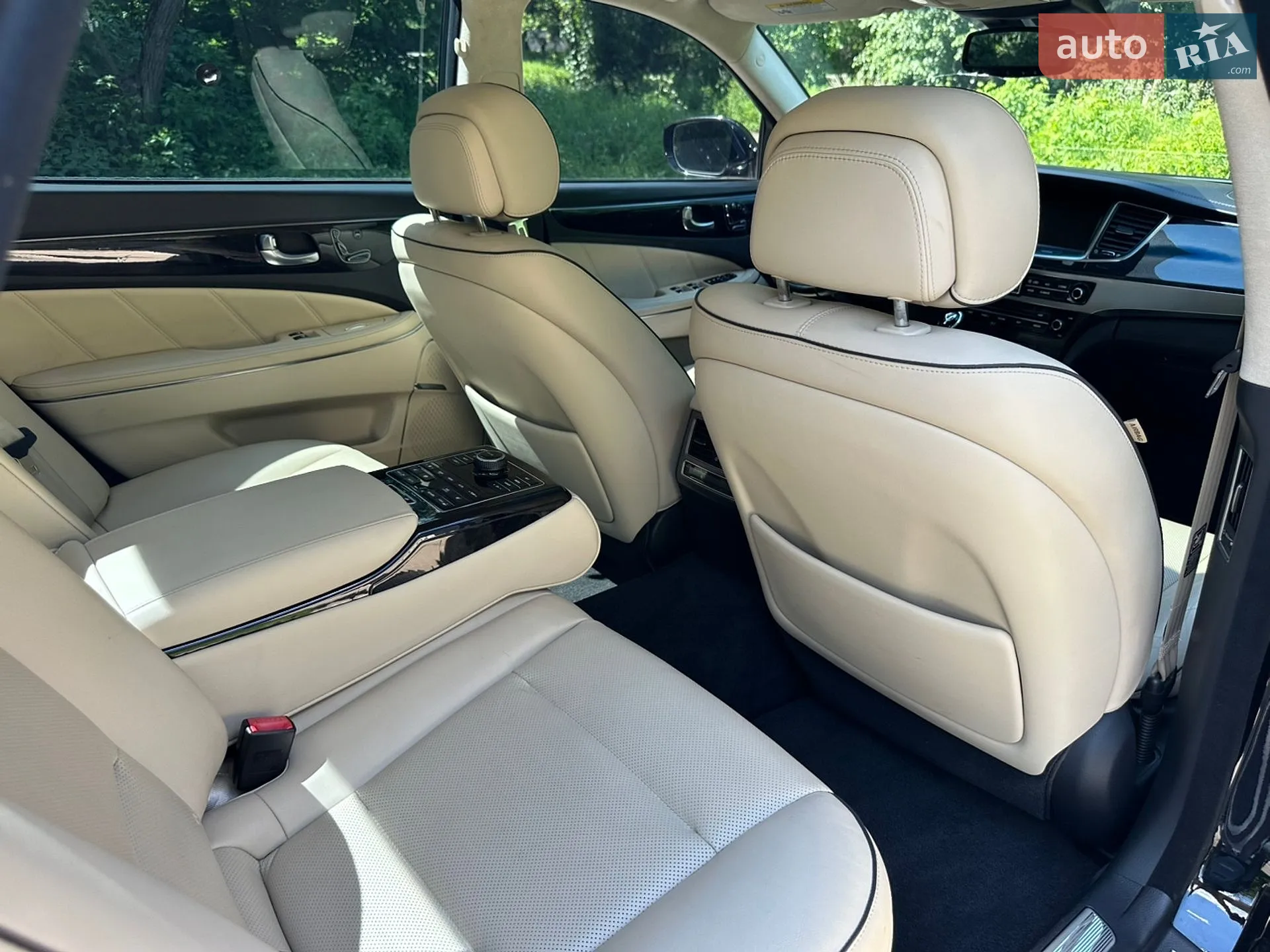 2015 Hyundai Equus - мініатюра 47