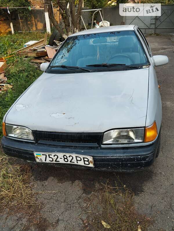 Седан Hyundai Excel 1990 в Рівному