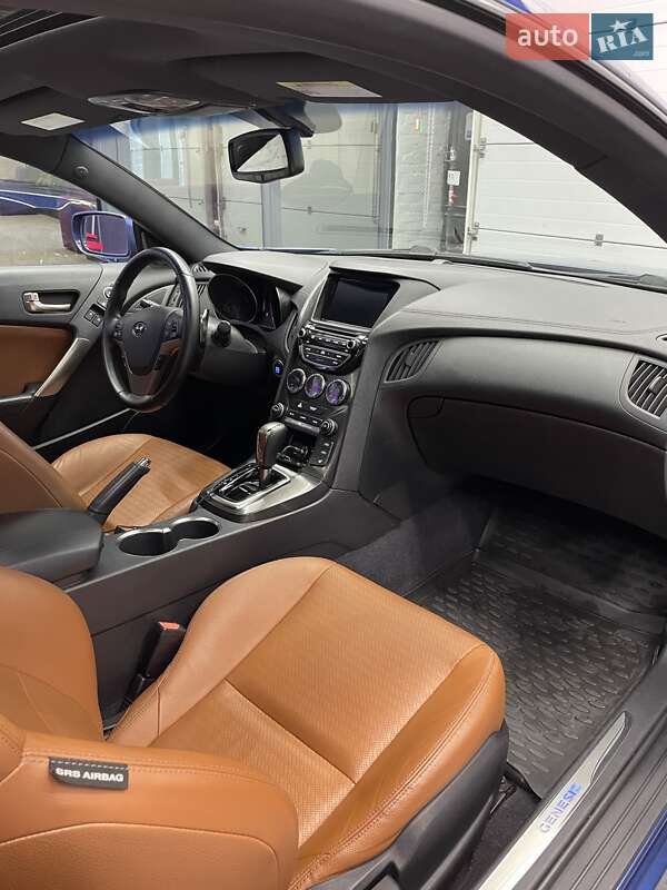 Купе Hyundai Genesis Coupe 2015 в Киеве