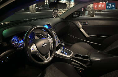 Купе Hyundai Genesis Coupe 2010 в 
