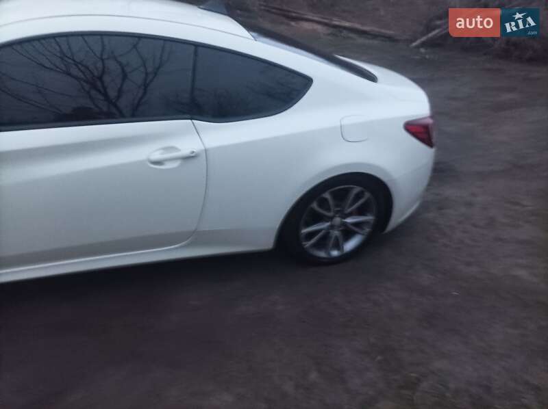 Купе Hyundai Genesis Coupe 2012 в Изюме