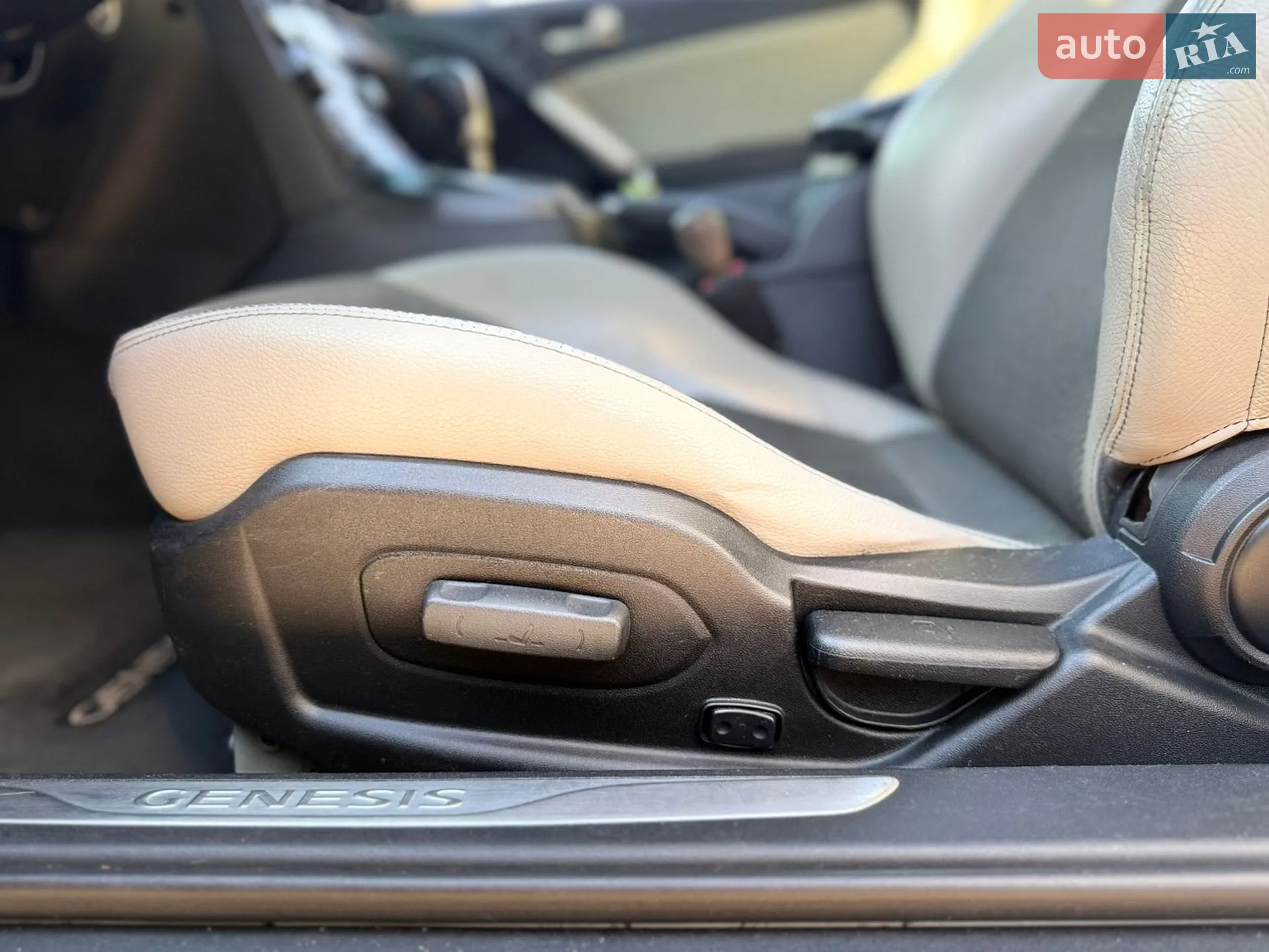2012 Hyundai Genesis Coupe - мініатюра 34