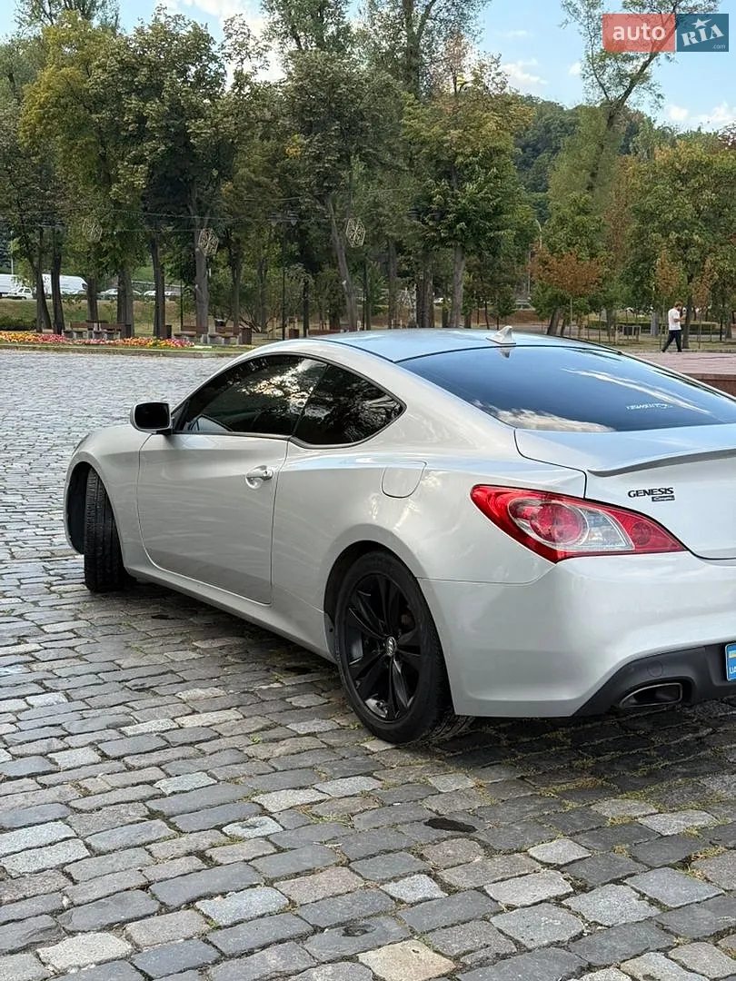 2010 Hyundai Genesis Coupe - мініатюра 3
