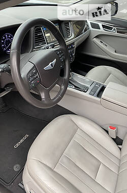 Седан Hyundai Genesis 2015 в 