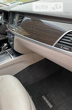 Седан Hyundai Genesis 2015 в 