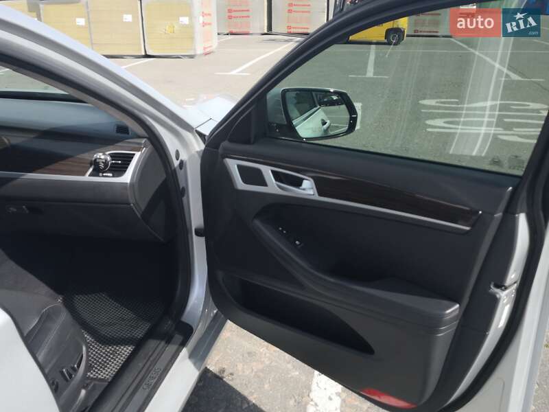 Седан Hyundai Genesis 2014 в Києві
