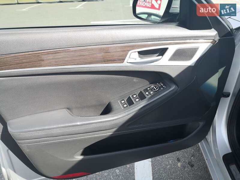 Седан Hyundai Genesis 2014 в Києві