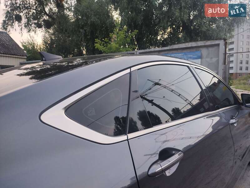 Седан Hyundai Genesis 2015 в Киеве