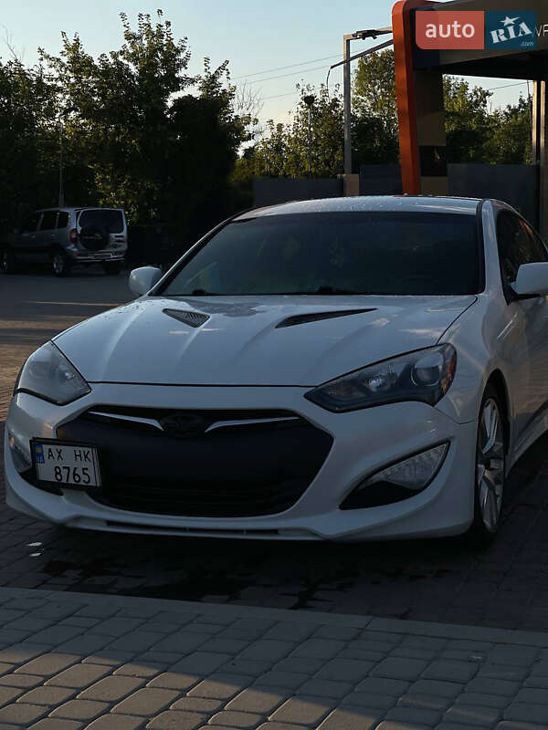 Купе Hyundai Genesis 2013 в 