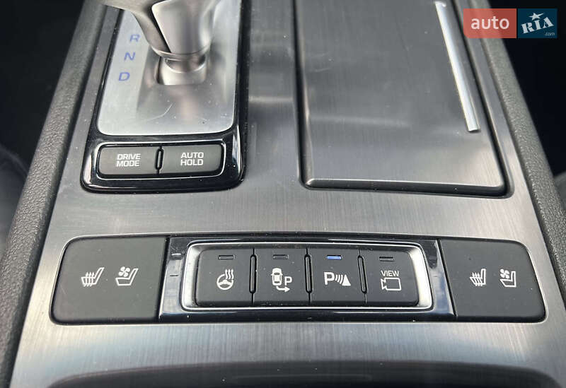 Седан Hyundai Genesis 2017 в Одесі