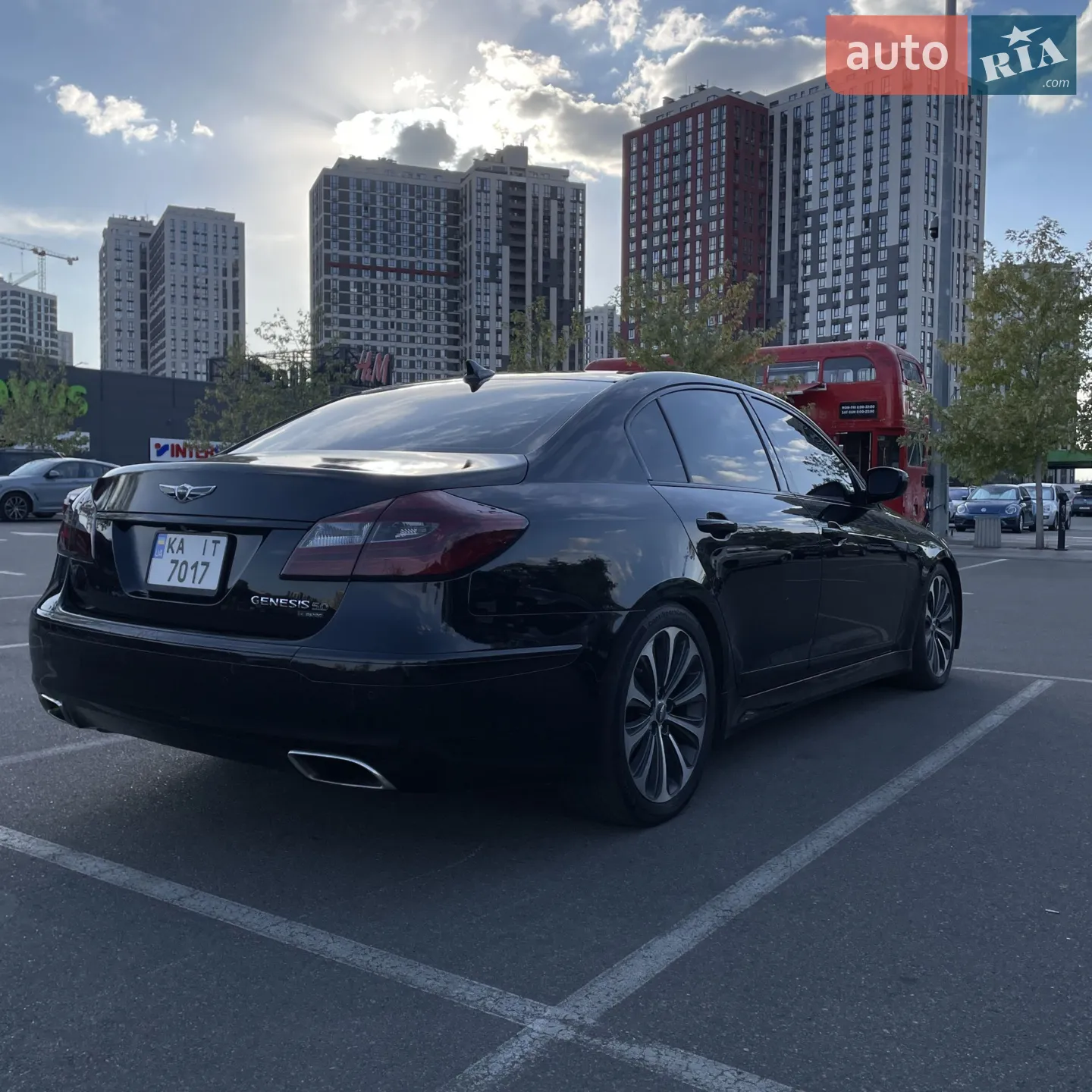 2011 Hyundai Genesis - мініатюра 3