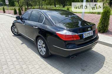 Седан Hyundai Genesis 2009 в Черкасах