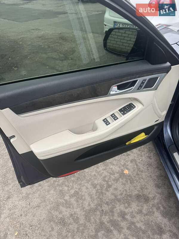 Седан Hyundai Genesis 2015 в Кременчуге