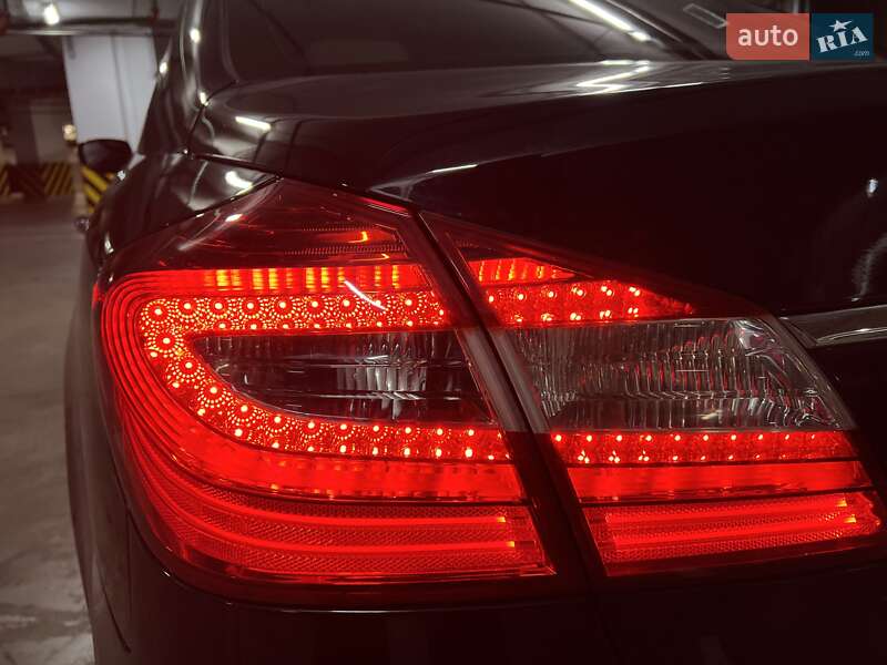 Седан Hyundai Genesis 2013 в Киеве