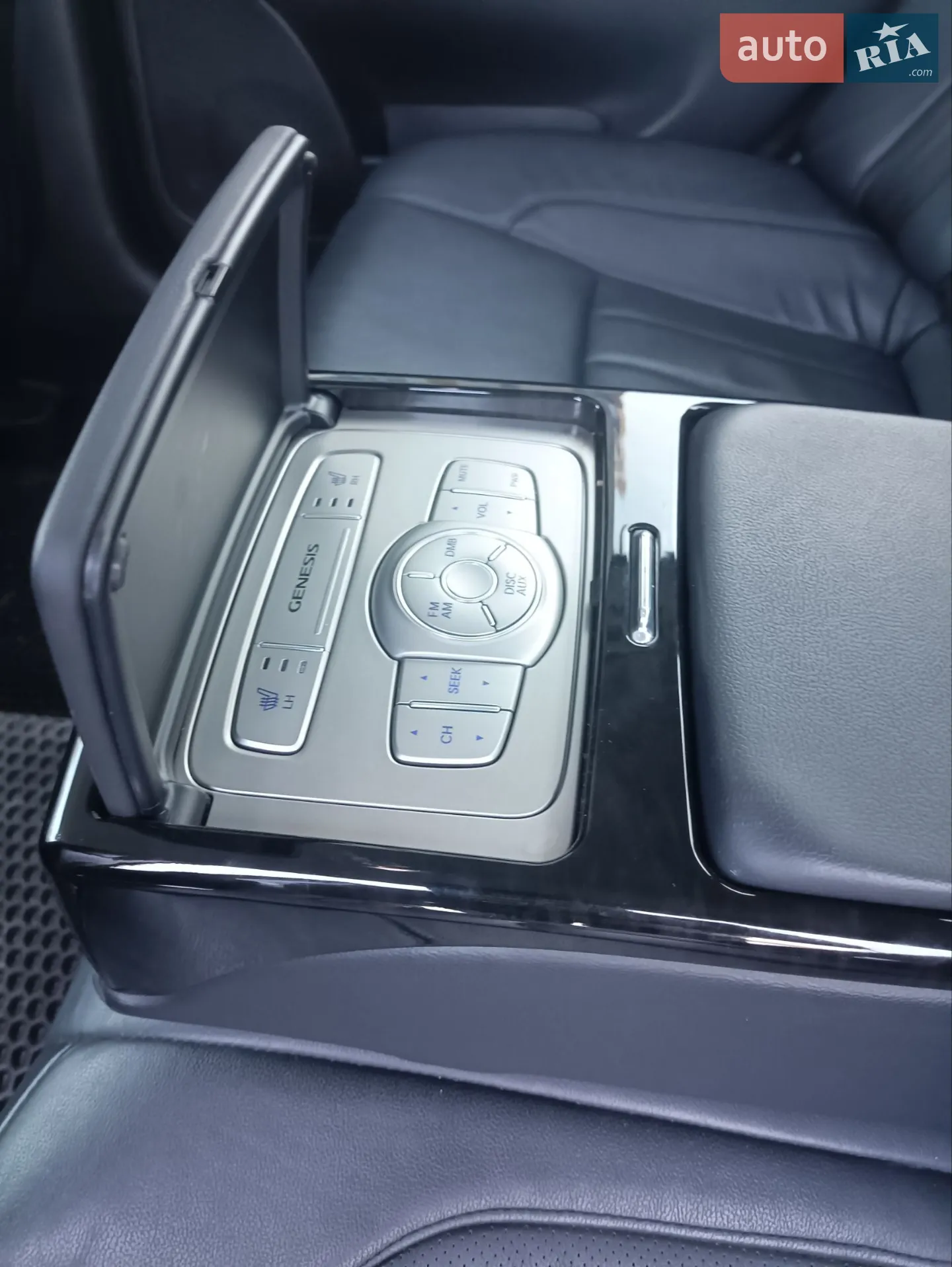 2013 Hyundai Genesis - мініатюра 17