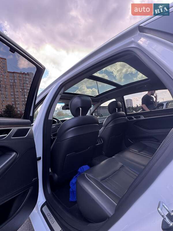 Седан Hyundai Genesis 2015 в Киеве фото 30 Седан Hyundai Genesis 2015 в Киеве