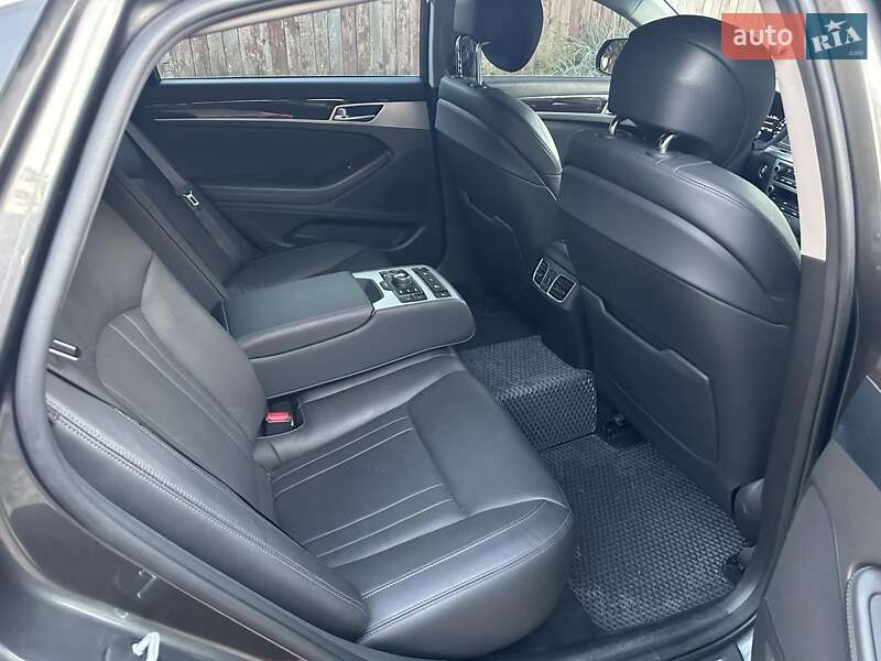 Седан Hyundai Genesis 2018 в Киеве