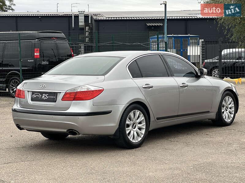 Седан Hyundai Genesis 2008 в Киеве