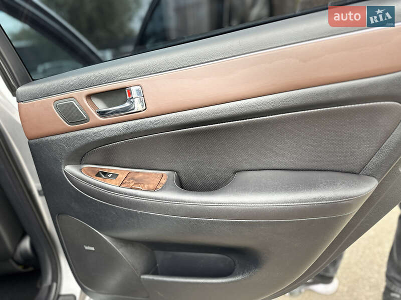 Седан Hyundai Genesis 2008 в Киеве