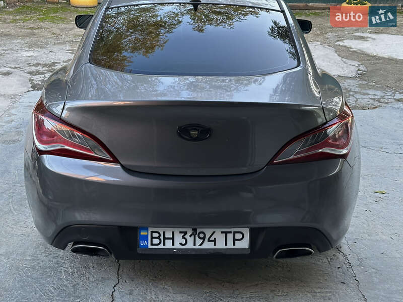 Купе Hyundai Genesis 2012 в Білгороді-Дністровському