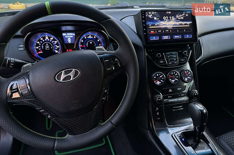 Купе Hyundai Genesis 2012 в Білгороді-Дністровському