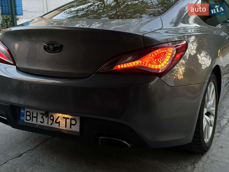 Купе Hyundai Genesis 2012 в Білгороді-Дністровському