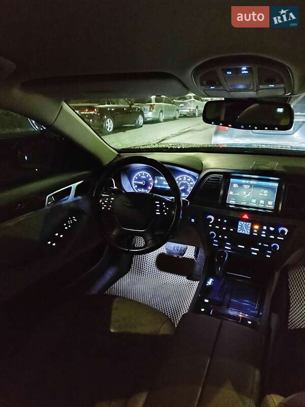 Седан Hyundai Genesis 2015 в Киеве