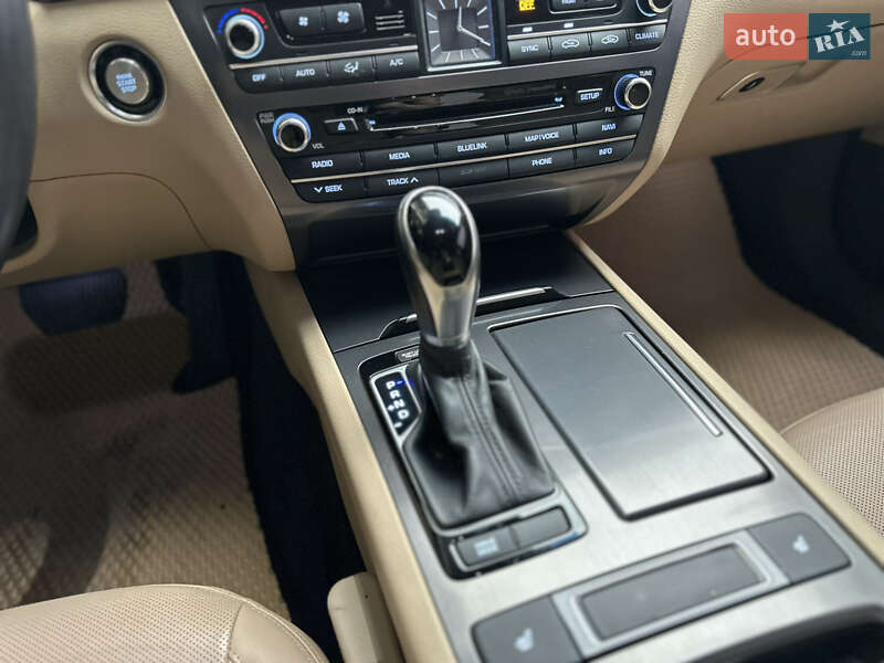 Седан Hyundai Genesis 2015 в Киеве