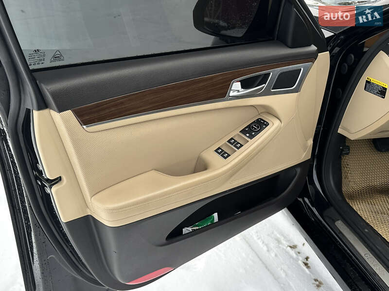 Седан Hyundai Genesis 2015 в Киеве
