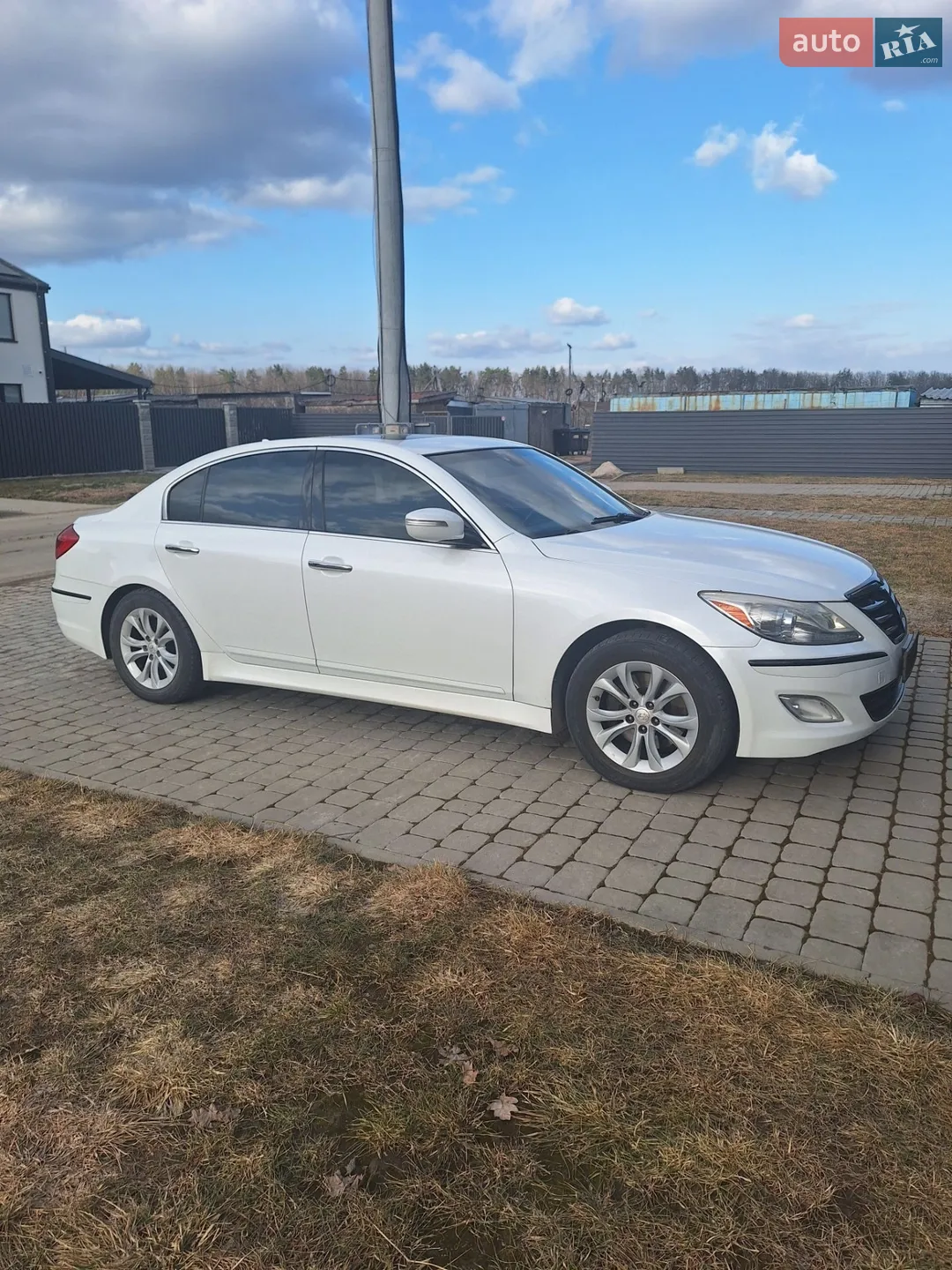 Hyundai Genesis 2012