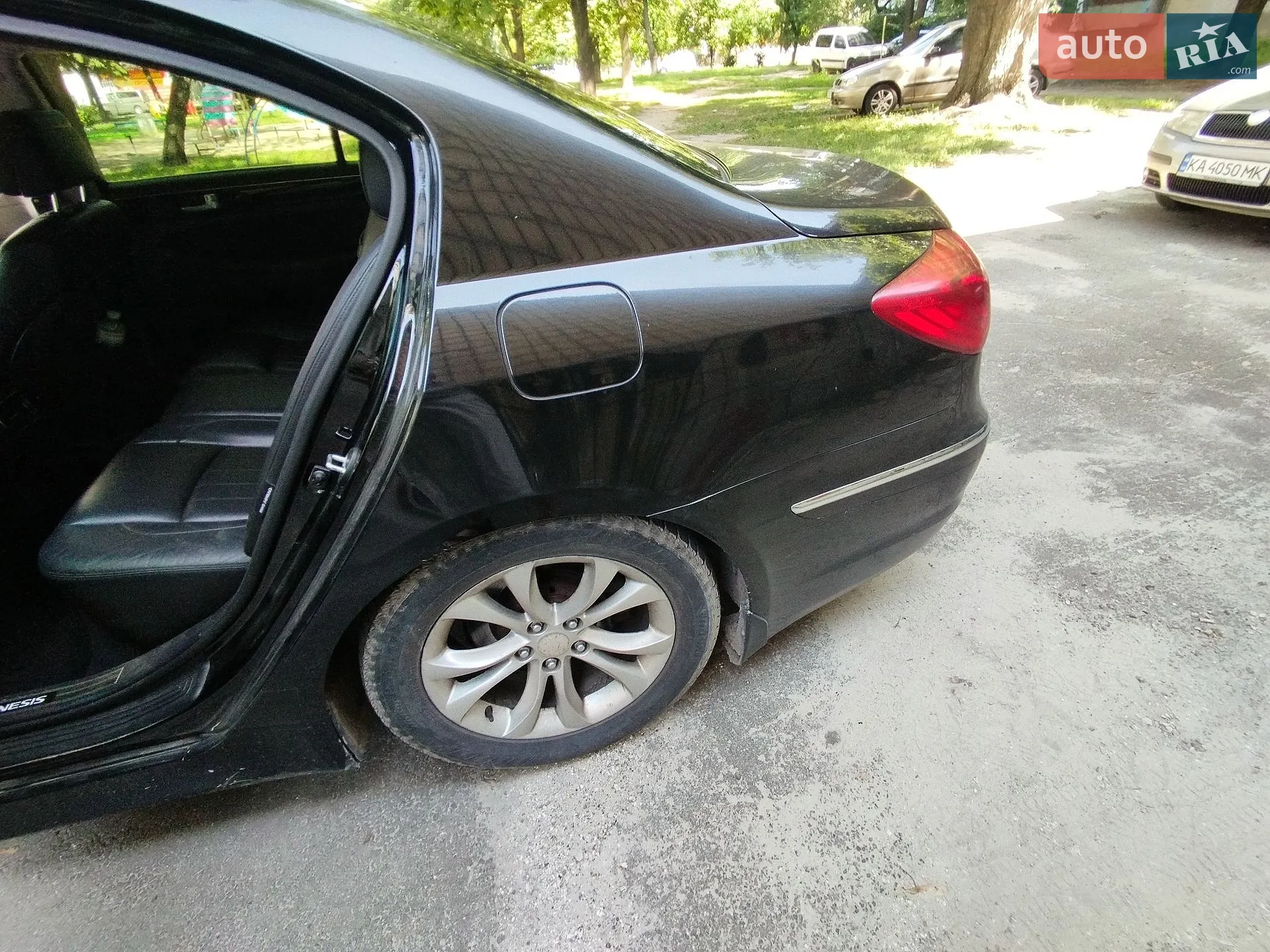 2012 Hyundai Genesis - мініатюра 10