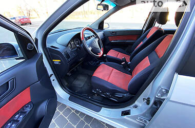 Хэтчбек Hyundai Getz 2005 в 