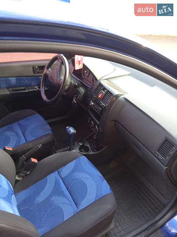 Хэтчбек Hyundai Getz 2010 в 