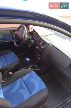 Хэтчбек Hyundai Getz 2010 в 