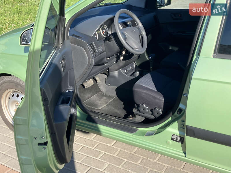 Хэтчбек Hyundai Getz 2010 в Вишневом
