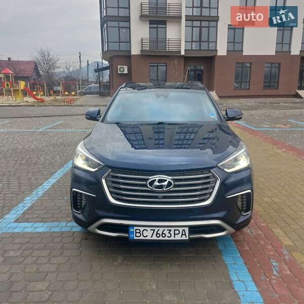 Позашляховик / Кросовер Hyundai Grand Santa Fe 2016 в Надвірній