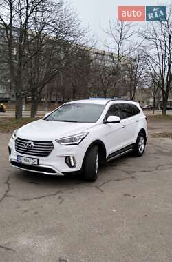 Внедорожник / Кроссовер Hyundai Grand Santa Fe 2017 в 