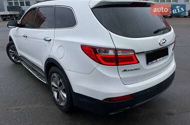 Внедорожник / Кроссовер Hyundai Grand Santa Fe 2015 в 