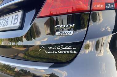 Внедорожник / Кроссовер Hyundai Grand Santa Fe 2016 в 