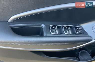 Внедорожник / Кроссовер Hyundai Grand Santa Fe 2016 в 