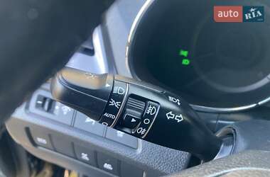 Внедорожник / Кроссовер Hyundai Grand Santa Fe 2016 в 