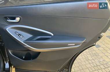 Внедорожник / Кроссовер Hyundai Grand Santa Fe 2016 в 