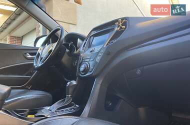 Внедорожник / Кроссовер Hyundai Grand Santa Fe 2016 в 