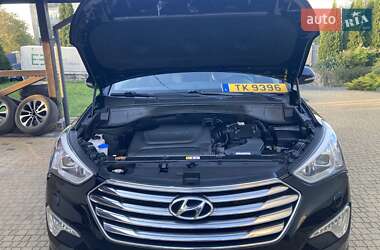 Внедорожник / Кроссовер Hyundai Grand Santa Fe 2016 в 