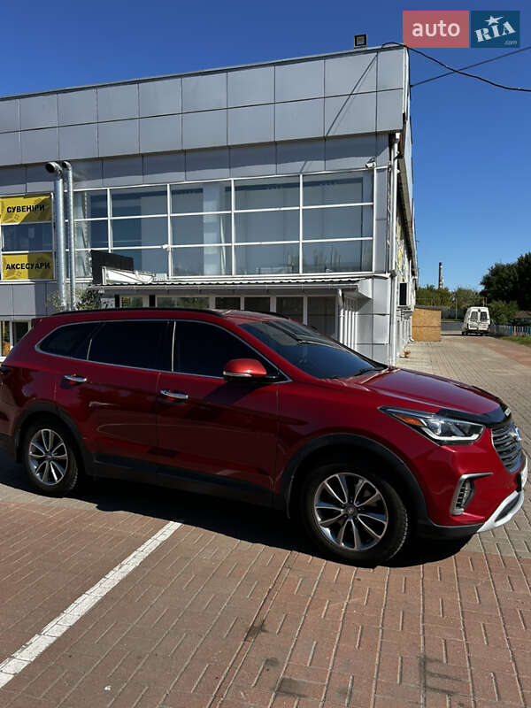 Внедорожник / Кроссовер Hyundai Grand Santa Fe 2017 в Сумах