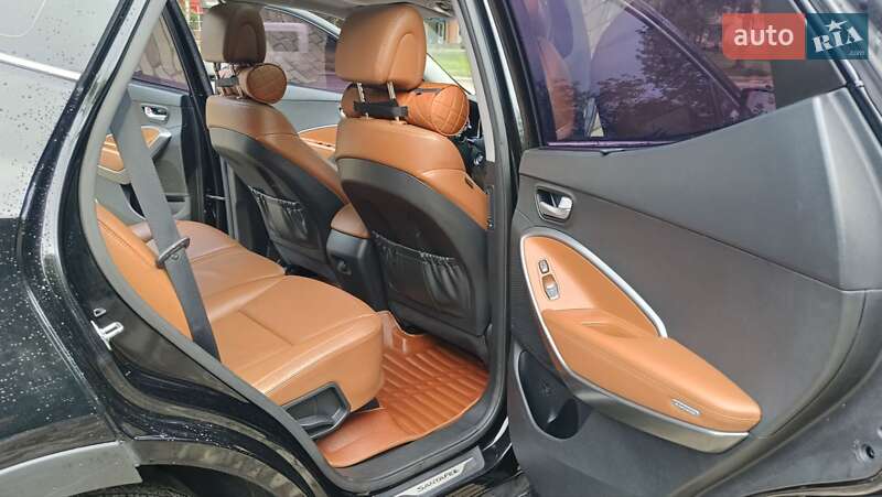 Внедорожник / Кроссовер Hyundai Grand Santa Fe 2016 в Ровно