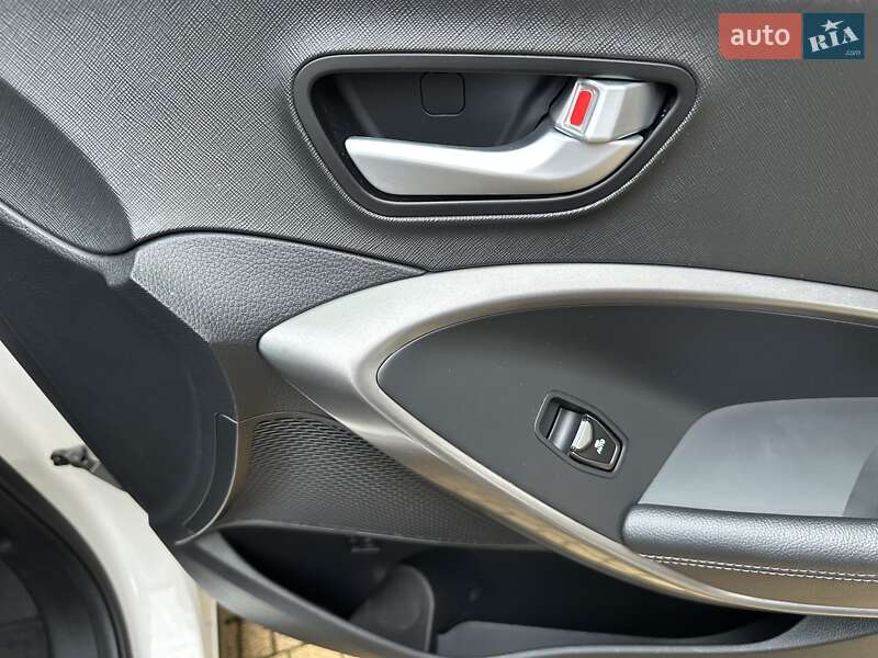 Внедорожник / Кроссовер Hyundai Grand Santa Fe 2015 в Хмельницком