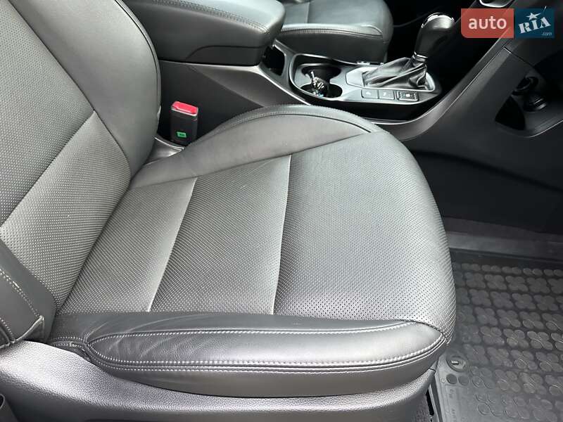 Внедорожник / Кроссовер Hyundai Grand Santa Fe 2015 в Хмельницком